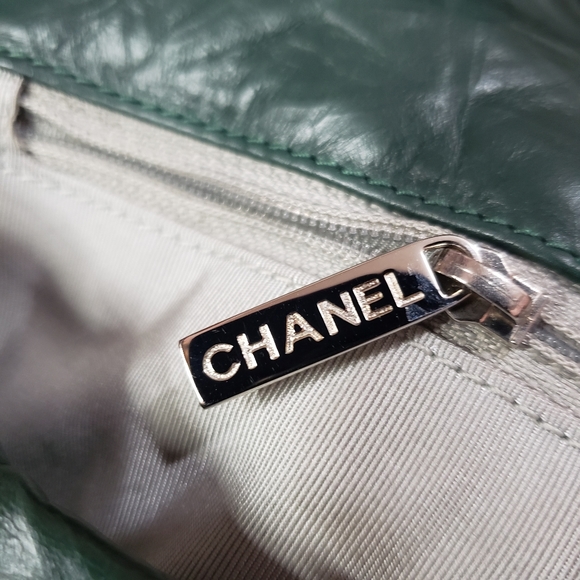 SOLD thank you! Auth Ultra stitch Jumbo Flap bag - Picture 13 of 16